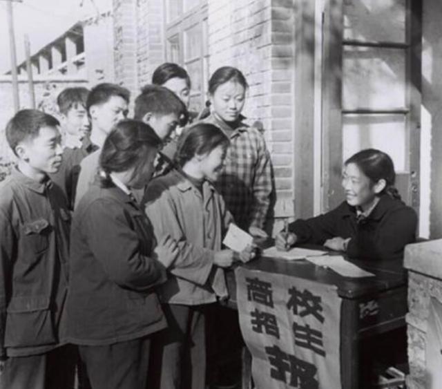 当年高考交白卷的她如今过得如何,14年前那个高考故意交白卷的男孩