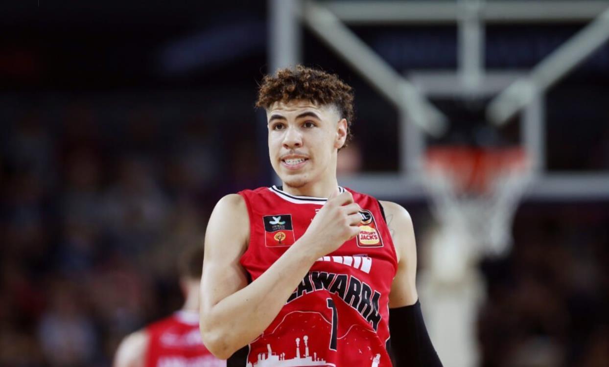 刘传兴加入澳大利亚篮球联赛,刘传兴对比周琦优缺点