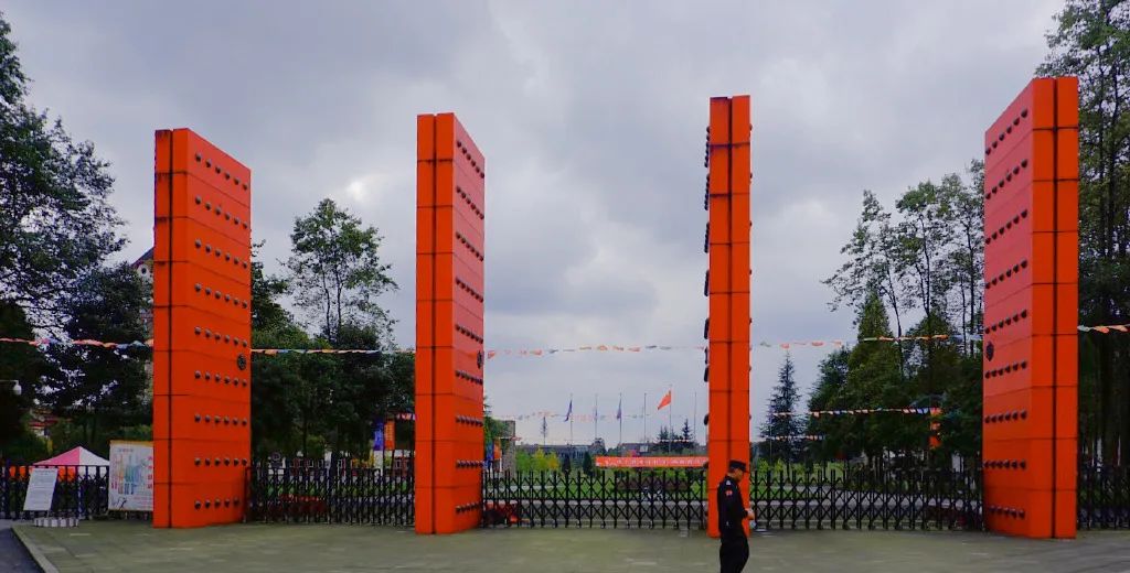 东软，青城山下最大的养老院型综合网吧