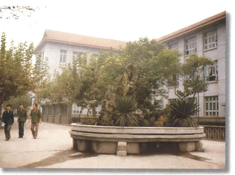 成都学校老照片,成都军区军医学校老照片