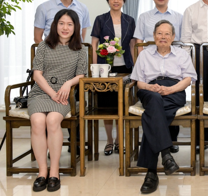 相差60岁的忘年恋,41岁翁帆婚姻近况