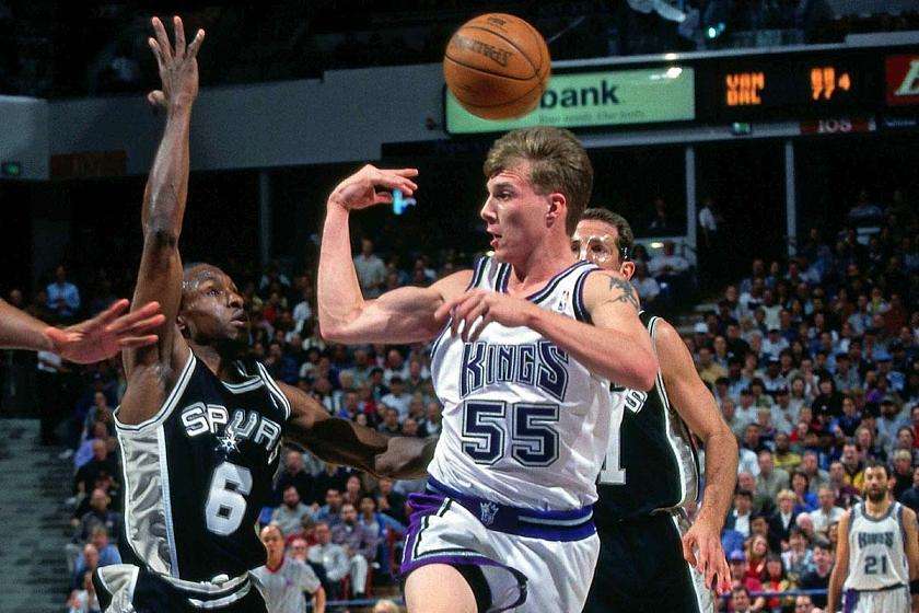 篮球教学视频基本功传接球,篮球传接球技术的练习方法