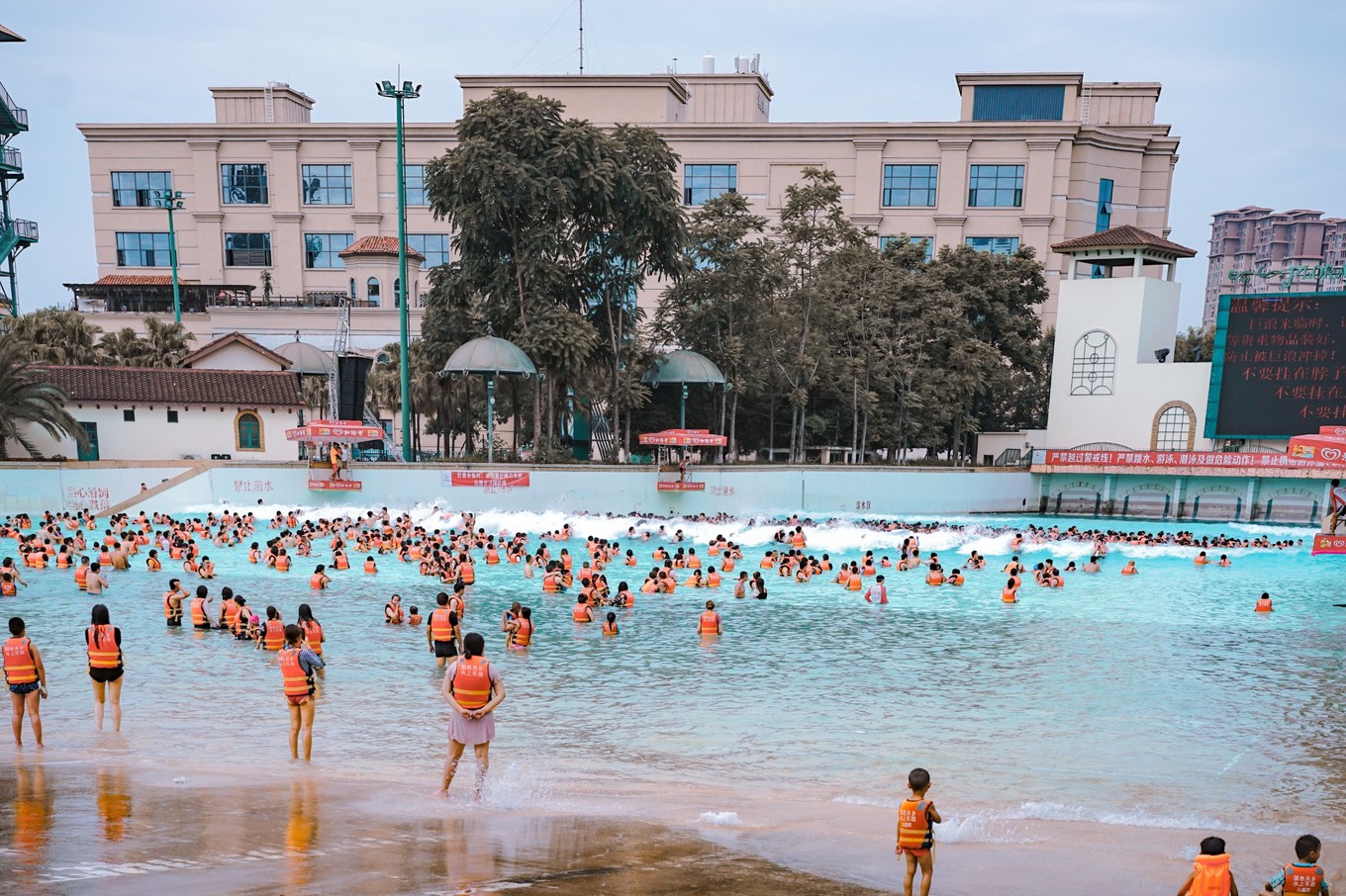 成都国色天乡水上乐园最高的项目,成都国色天乡乐园水上乐园攻略