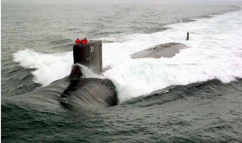 潜龙起于四海，威名布于九州！致敬人民海军，生日快乐！