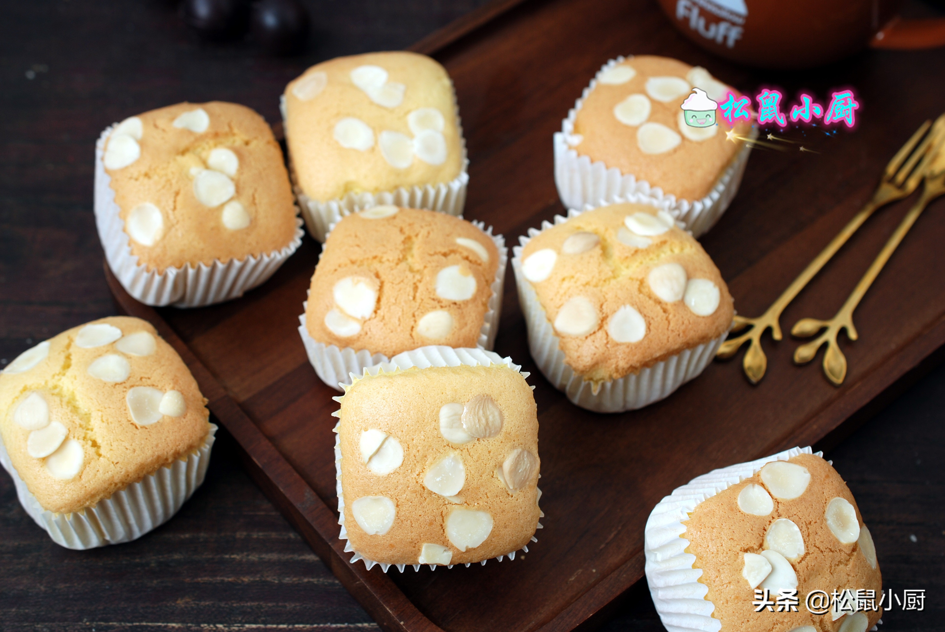 不用烤箱不用电饭煲做简单的蛋糕,不用烤箱的小蛋糕松软香甜