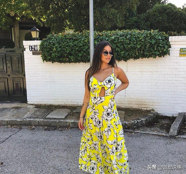 皇马小将维尼修斯女友玛利亚的魔鬼身材