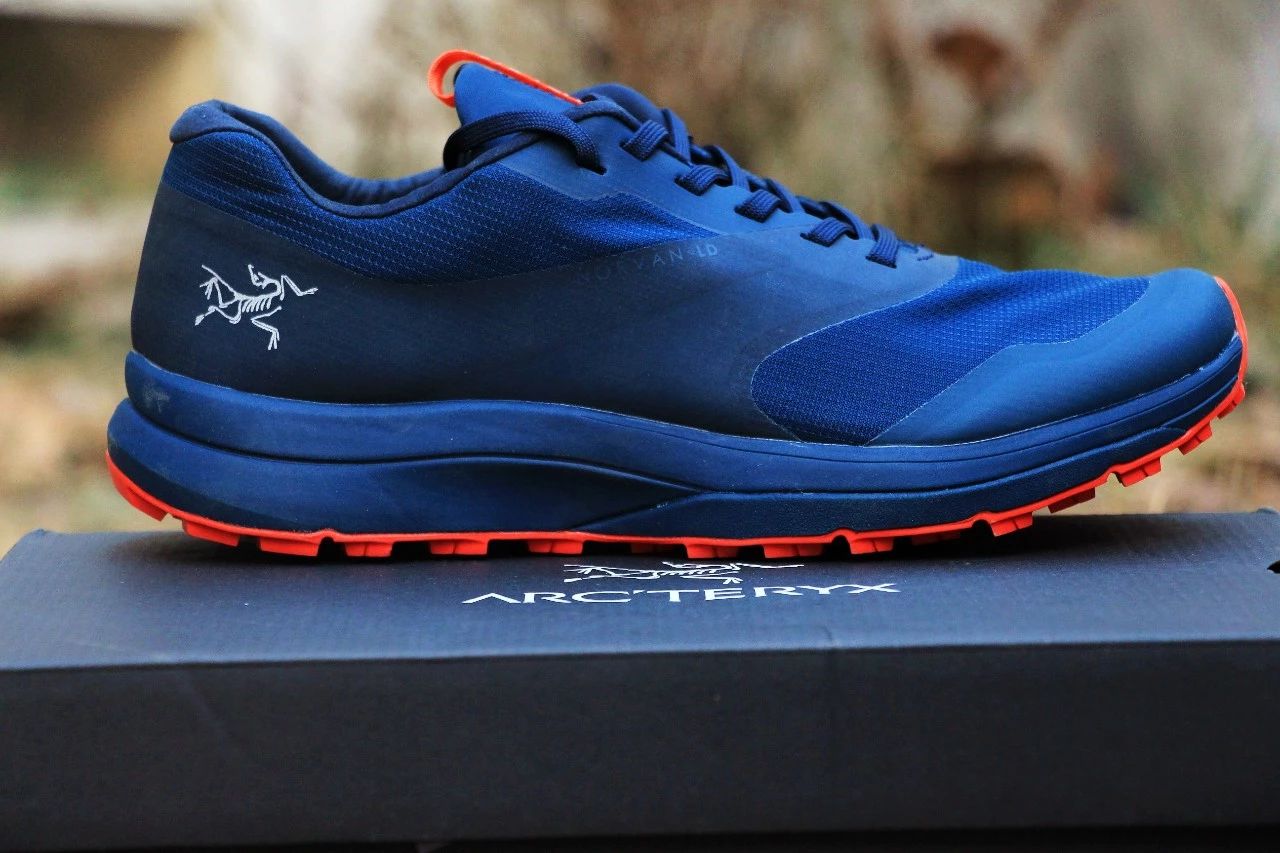 透气抗水登山鞋,耐磨防滑透气缓震登山徒步鞋