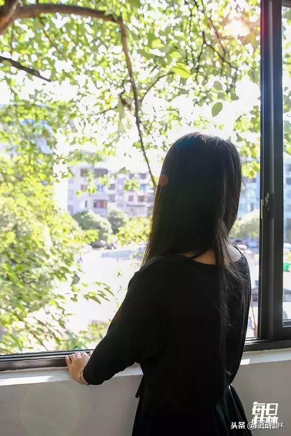 月薪4000月供2000房贷压力大吗,月薪1万还3000车贷压力大吗