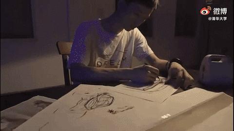 清华硕士造出全地形车,外国小伙DIY特斯拉越野车,谁更硬核?