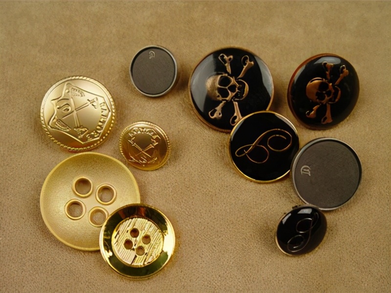 关于西装定制不可忽略的纽扣选择