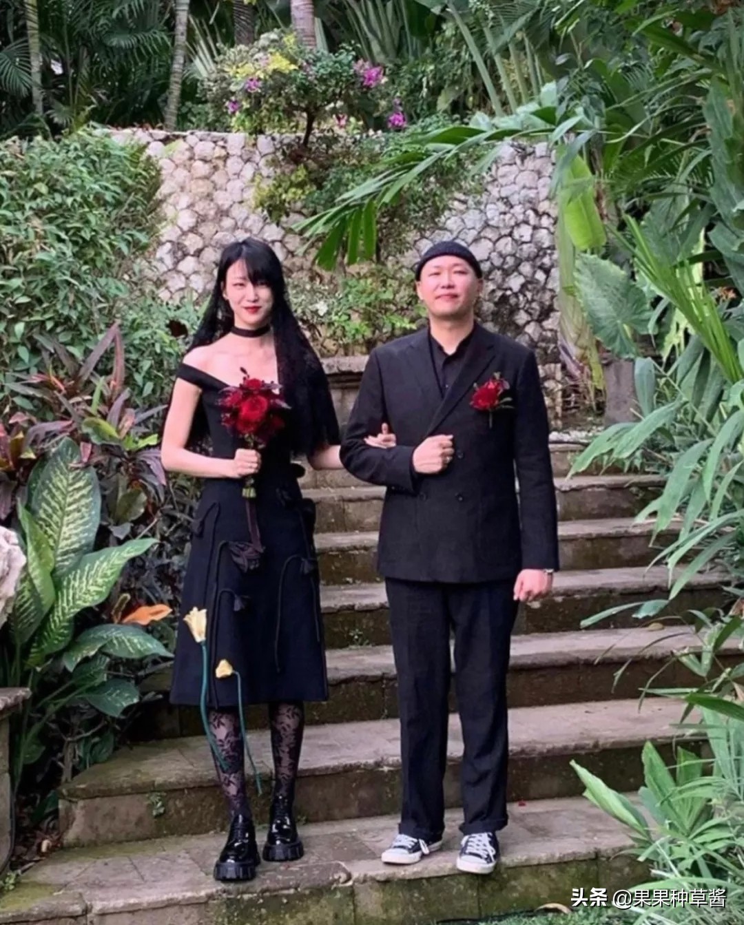 好看的马丁靴穿搭推荐 (30套秋冬马丁靴搭配图片大全)