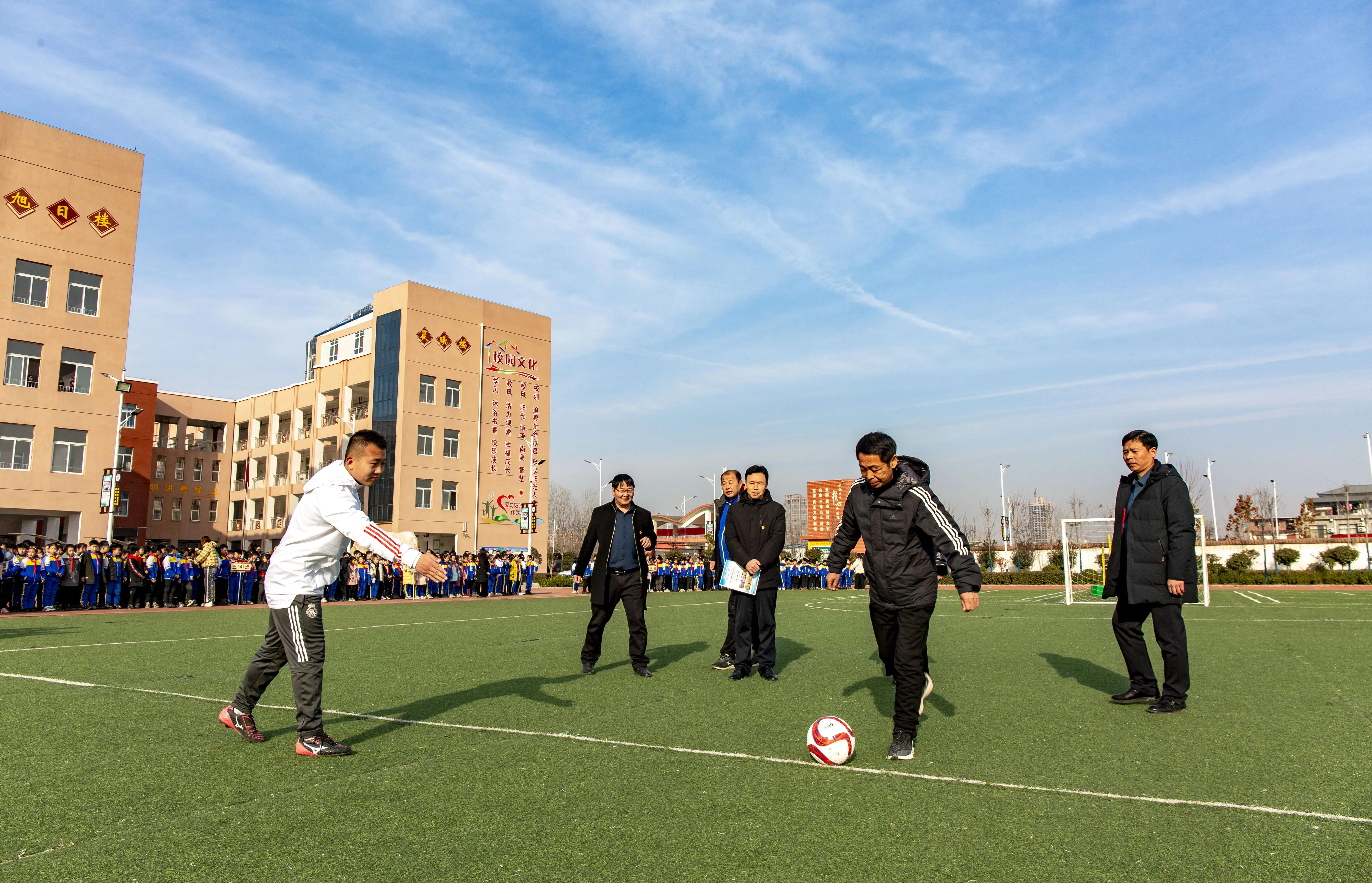 瓒崇悆閫佹暀涓嬩埂,瓒崇悆閫佹暀涓嬩埂娲诲姩