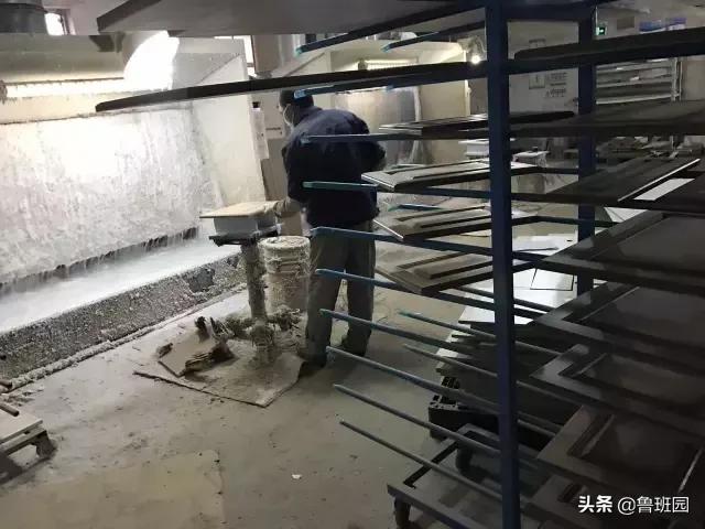 厨房柜门开胶掉下来了怎么办,柜门打胶需要晾多久