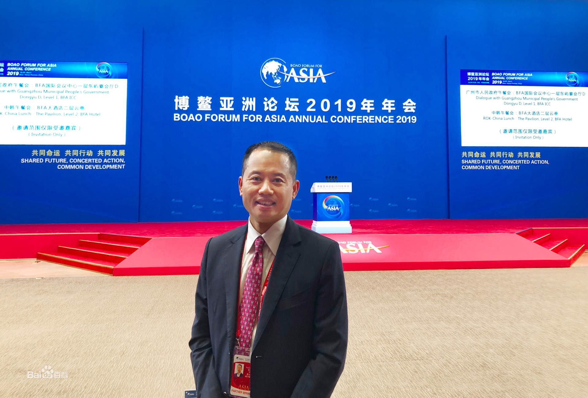 穷小子白手起家成为亿万富翁,穷小子靠自己创业赚钱上亿