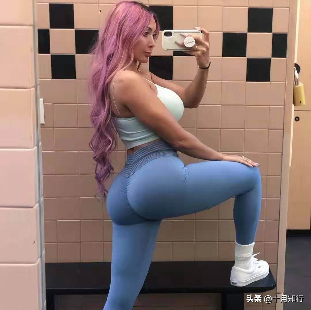 臀部扁平下垂、两侧有坑？一组弹力带动作，让臀部变翘变圆润