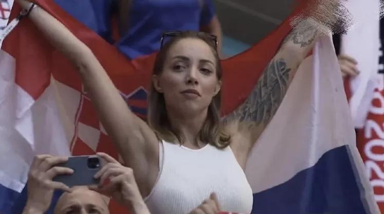 欧洲杯英格兰女球迷高清写真,欧洲杯球迷写真