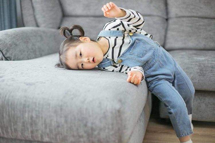 孩子人来疯脾气大,孩子人来疯的行为怎么纠正