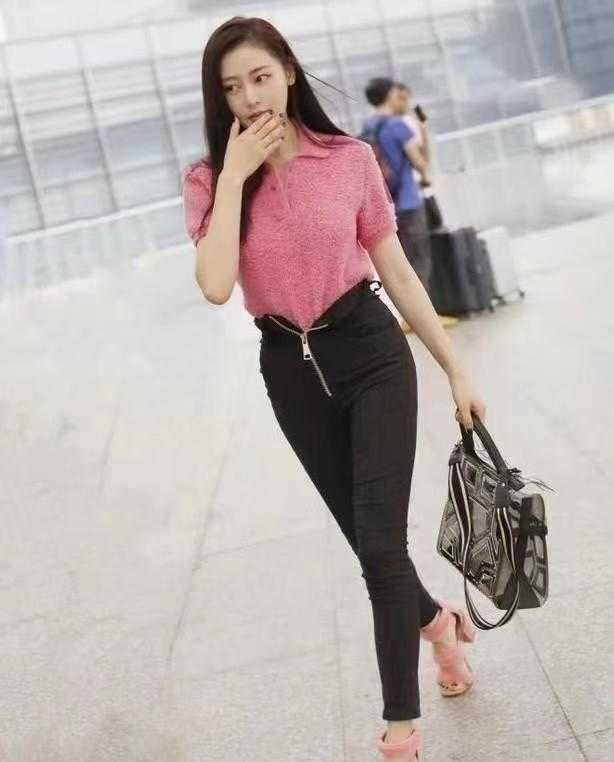 张天爱黑色牛仔裤子,张天爱黑色牛仔裤