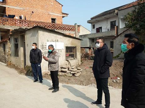 三人行抗击疫情,邻里守望相助共抗新冠疫情