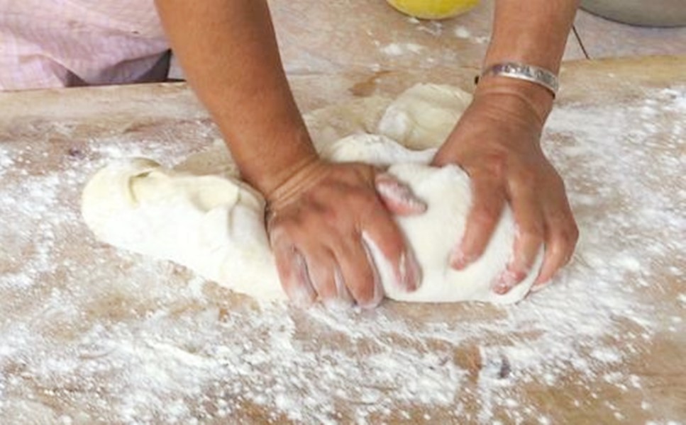 蒸馒头时加入葱花怎么做,如何不加酵母让馒头蒸出来更松软