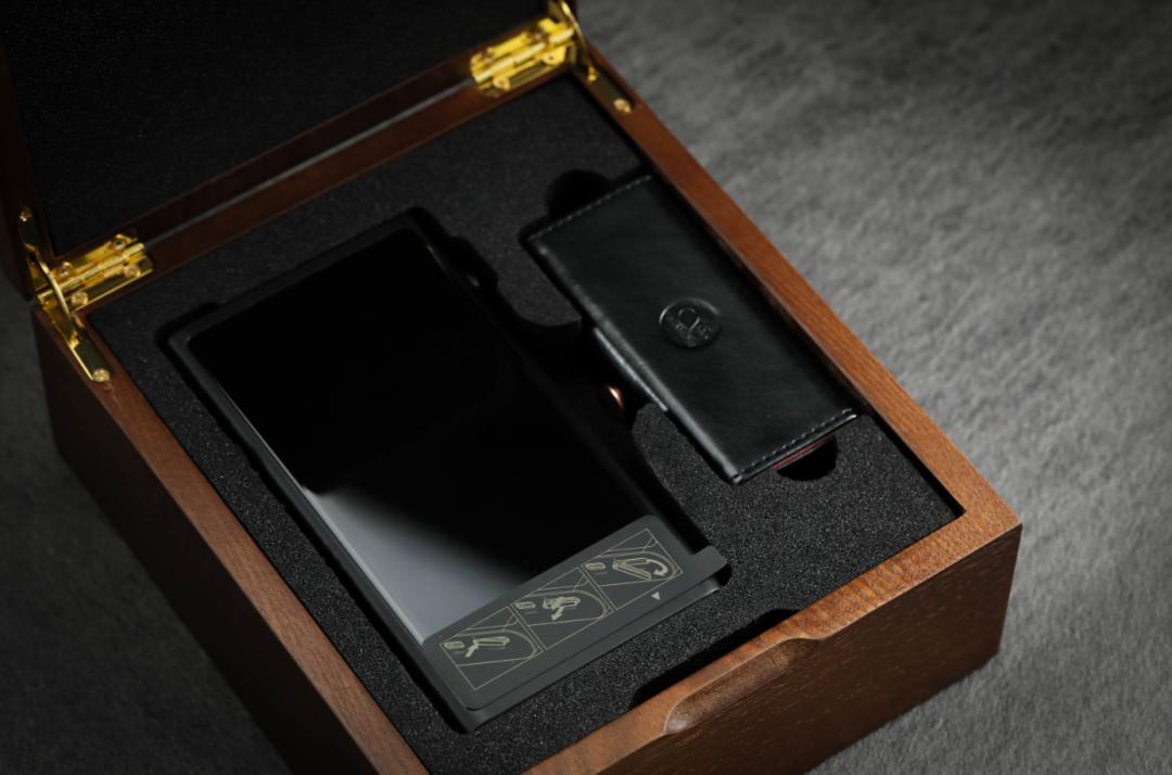 焕开箱丨来了！垫底万元砖！来看看万元守门员山灵M8究竟怎样？