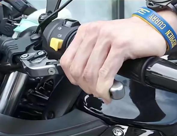 摩托车行驶中如何正确换挡,摩托车换挡离合器的正确操作
