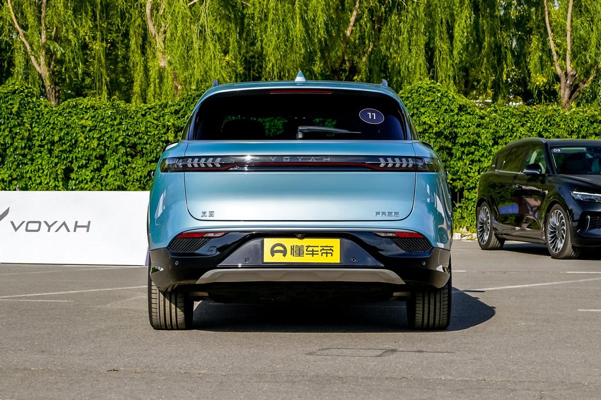 岚图新款free实测,岚图free的竞争对手