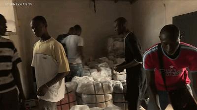 欧美国家的爱心衣物，几乎摧毁非洲的纺织市场