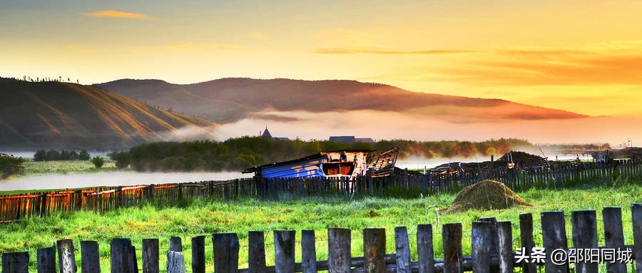 将闲暇变为穿越栅栏的曙光，心里又充满了期待与渴望