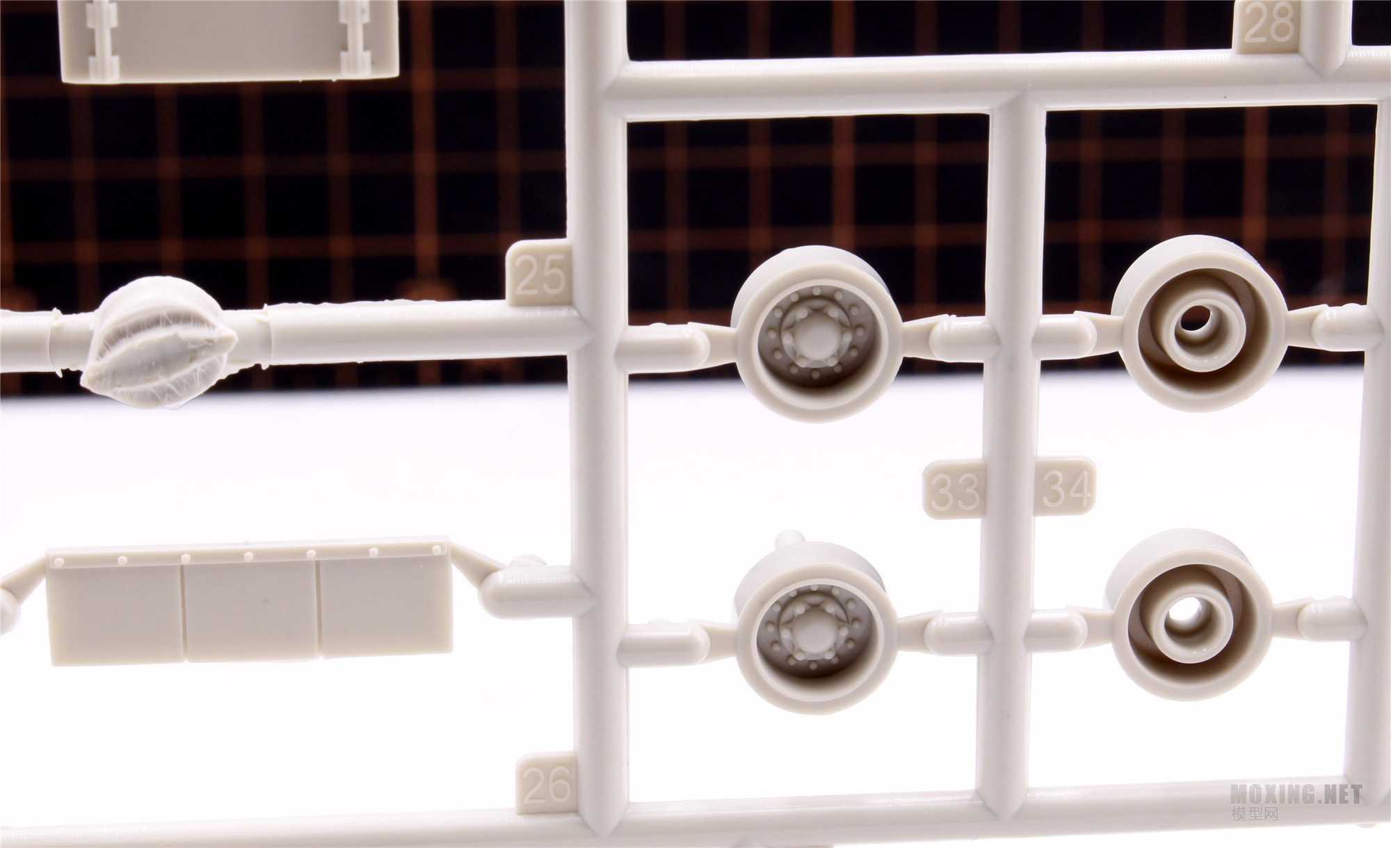 MENG,SS-018-1/35以色列“雌虎”重型装甲运输车-简介与开盒