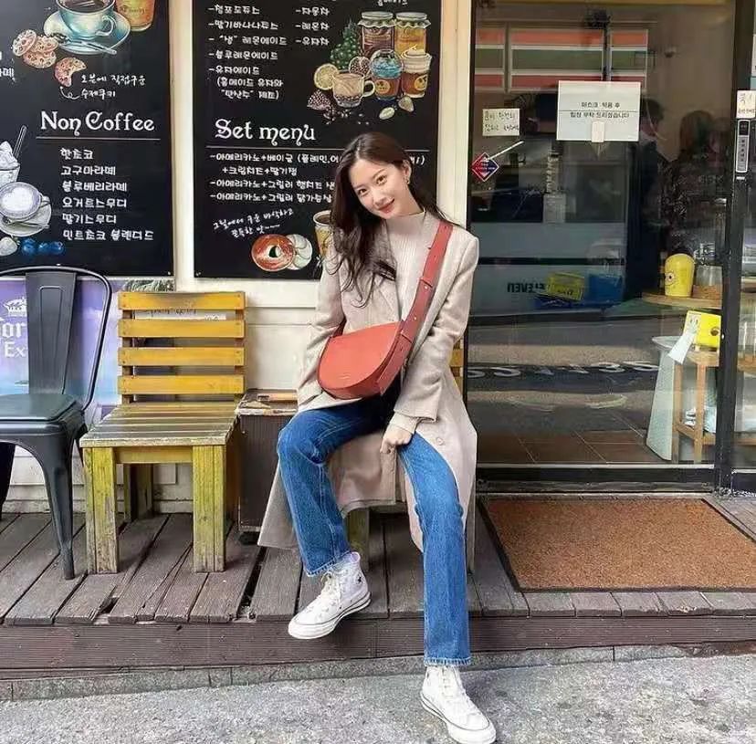 夏季适合什么款式的包包,秋冬适合背什么款式的包包