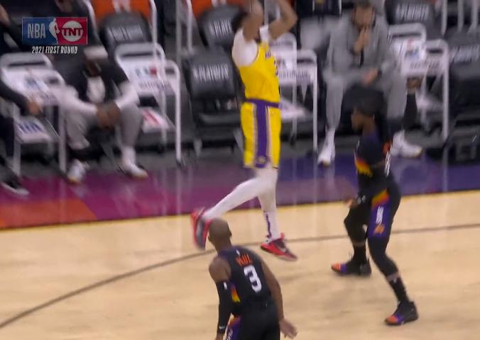 浓眉哥单打克劳德视频,浓眉脚踢克劳德裆部引热议