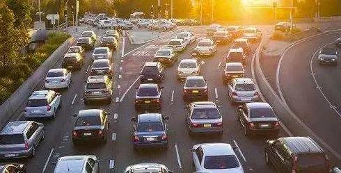 奔驰金融服务费取消了吗,奔驰4s店处罚结果