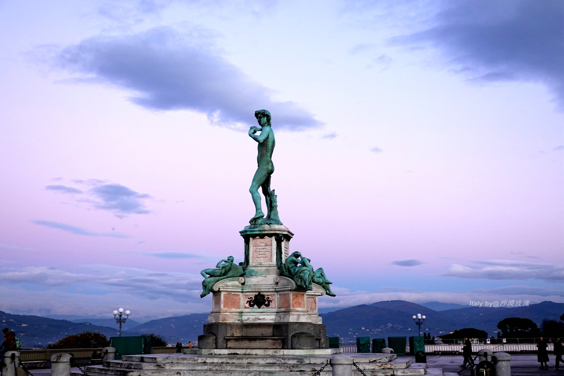 鐤儏鏈熼棿鎰忓ぇ鍒╂紨鍞变細,鐤儏鏈熼棿鎰忓ぇ鍒╅槼鍙版紨鍞变細