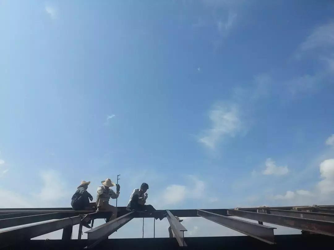 这才叫生活！山中3年他建了一个漂亮小院，活的比年轻人还酷！