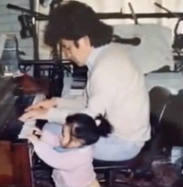 57岁刘欢病情恶化？女儿的一首歌，让全家落泪