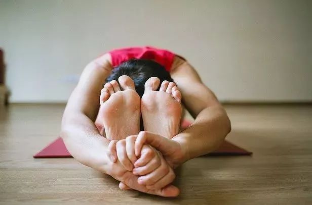 中老年人小腿抽筋补钙哪种最好,中老年腿抽筋补钙一定有用么