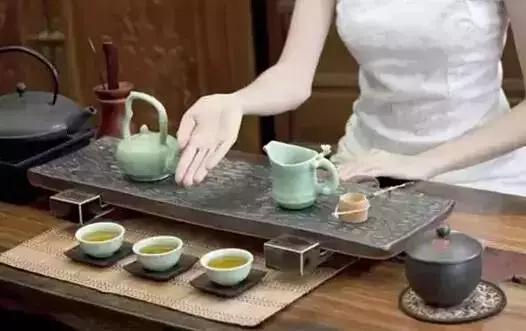 如何更优雅的泡出一杯好茶？不妨亲身感受“湿泡法”与“干泡法”