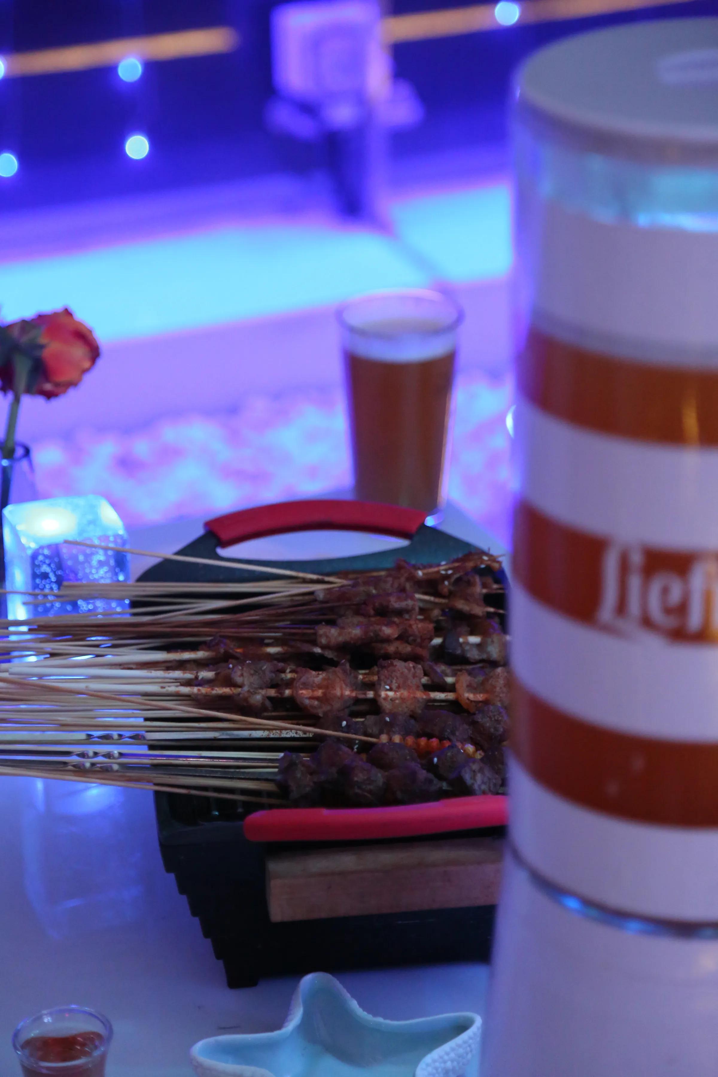 厦门海边酒吧餐厅,陪你看星辰大海图片