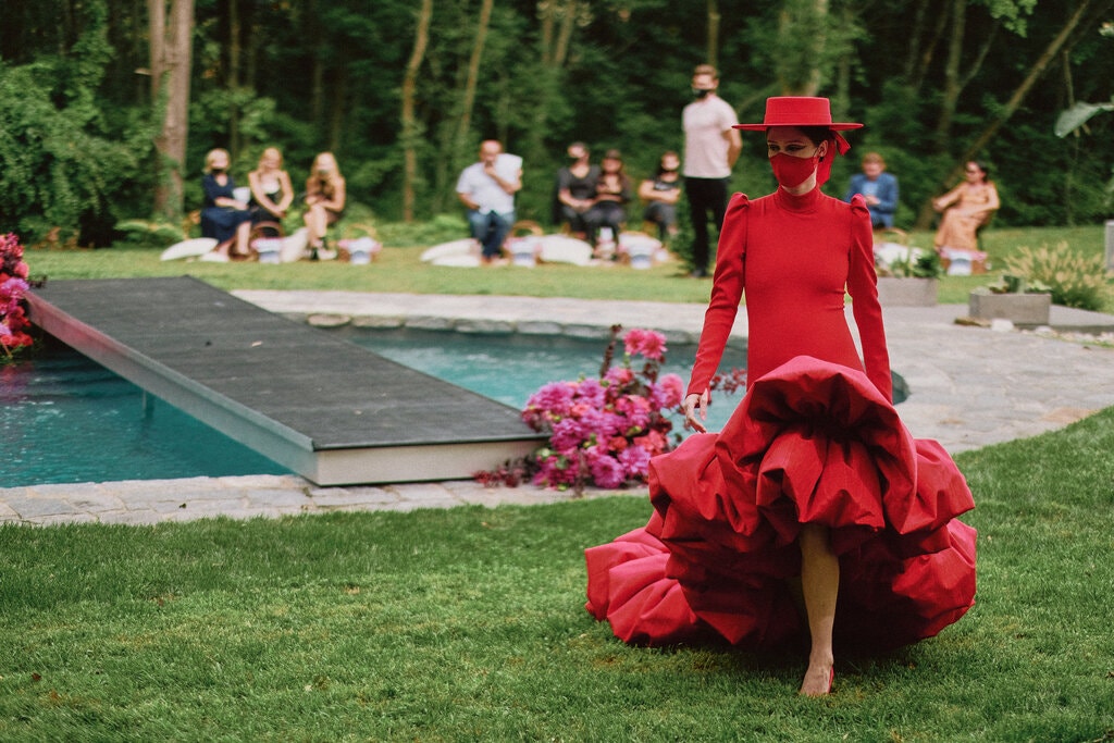 超模怀孕大肚子走秀,超模大肚子走秀