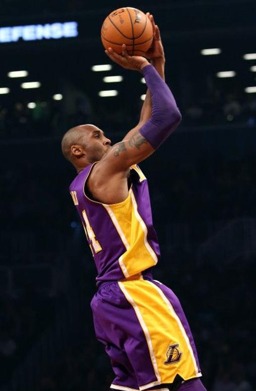 中距离，昂扬不灭——说说篮球场上最古典的*局破**艺术