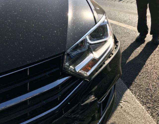 大众宝来追尾,大众宝来被追尾要换什么件