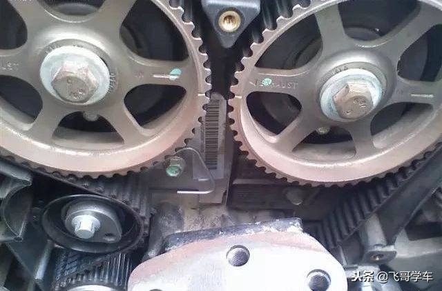 ea2111.6自吸正时皮带更换视频,发动机正时皮带的更换步骤