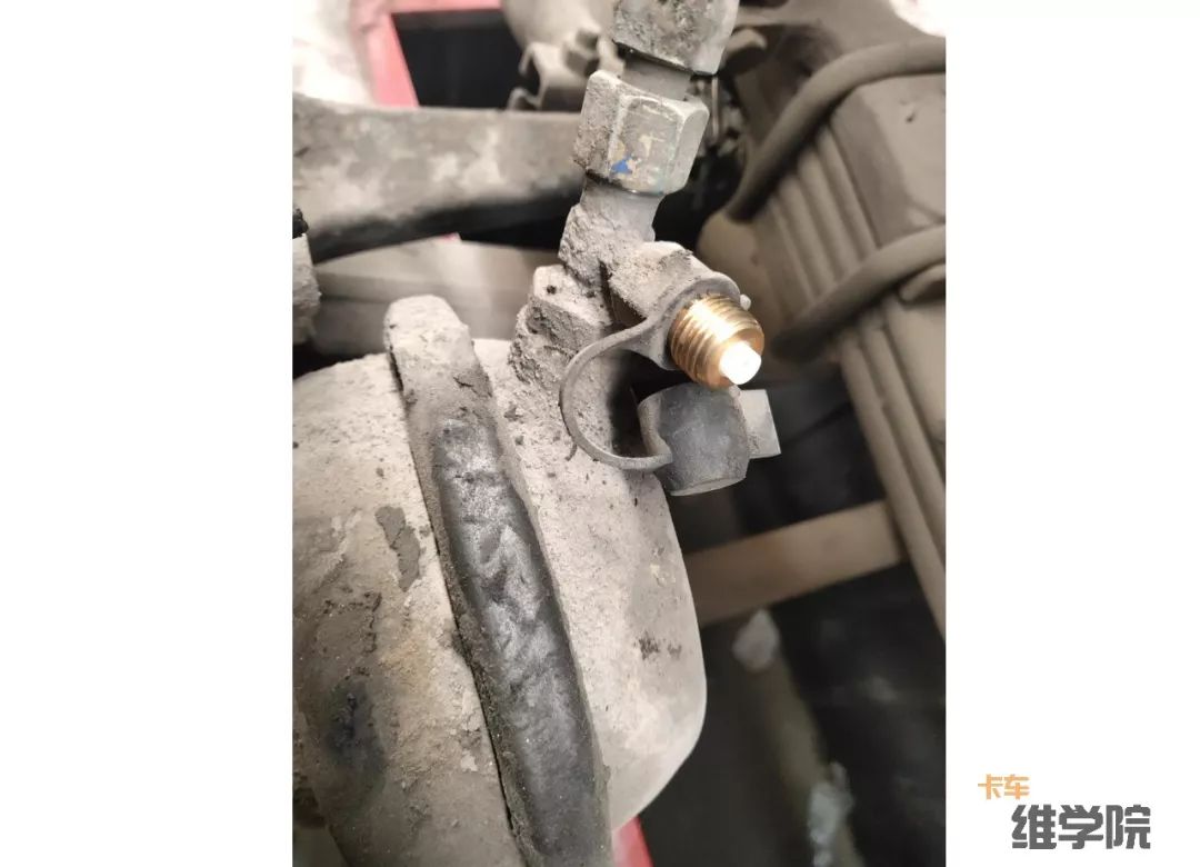 货车刹车温度多高会失灵,冬季检查车辆注意事项