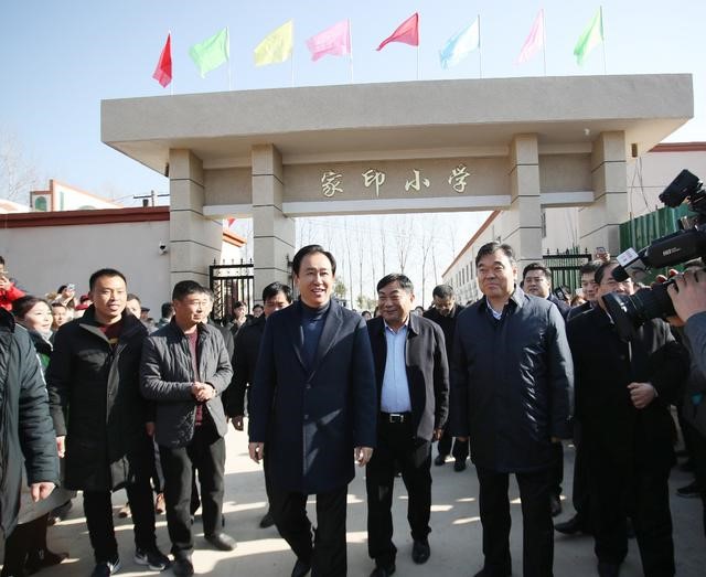 许家印慈善故事,许家印慈善先锋