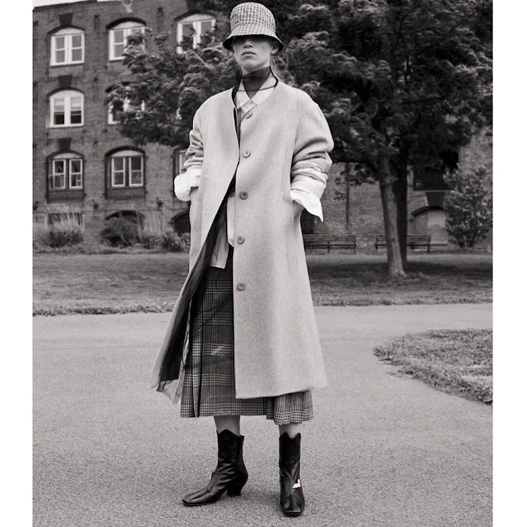 看见今年秋冬必入的第一双靴子，我方了……