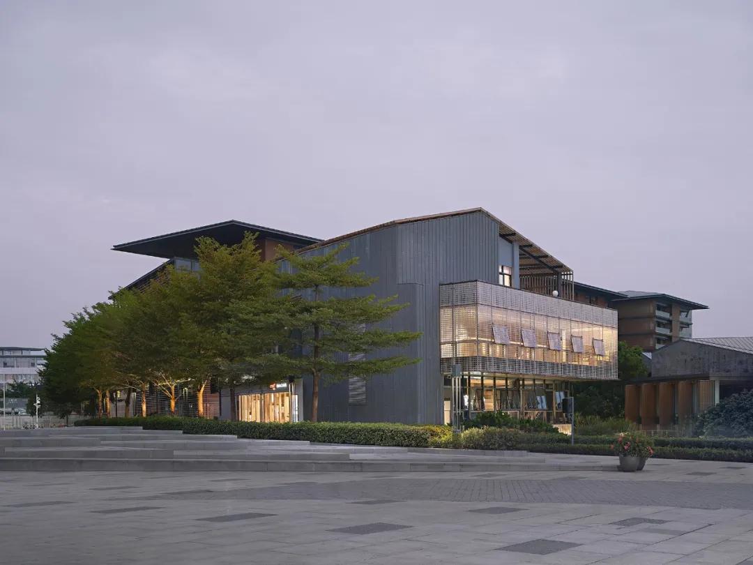 英皇艺术培训学院,英皇艺术培训学校