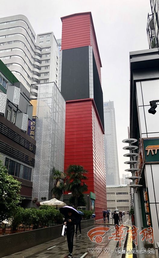 西安高新区矗立烂尾停车塔库无人管？负责人被判入狱