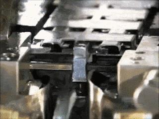 zippo打火机制造全过程,男生喜欢什么样的zippo打火机