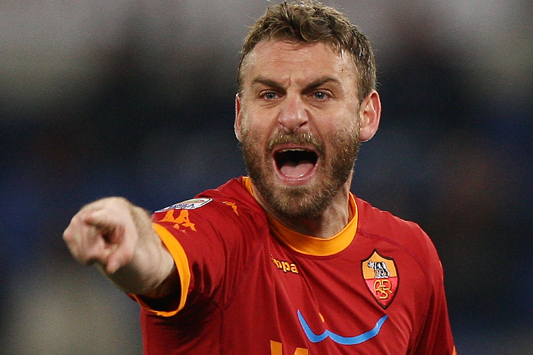 十大催人泪下的足坛巨星告别,今夏退役球员拉姆